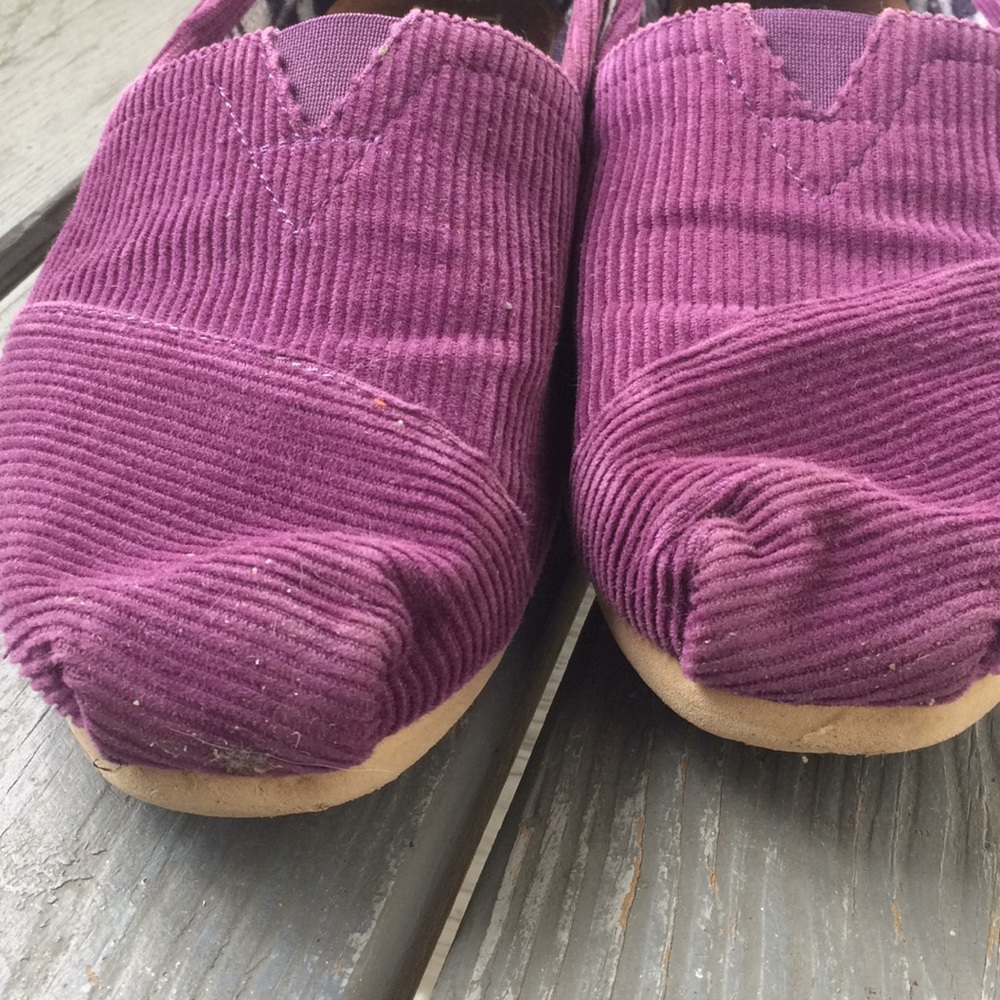 Shoes - Picture 3 of 4